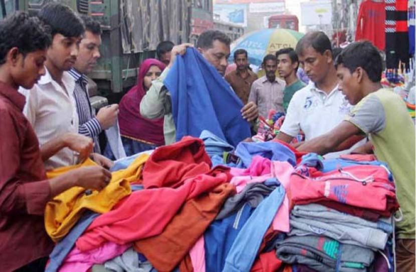 শীতে চাহিদা বাড়ছে গরম কাপড়ের