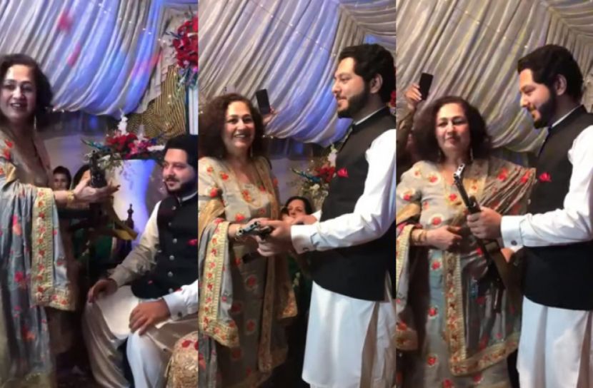 বিয়ের আসরে জামাইকে একে-৪৭ উপহার (ভিডিও)