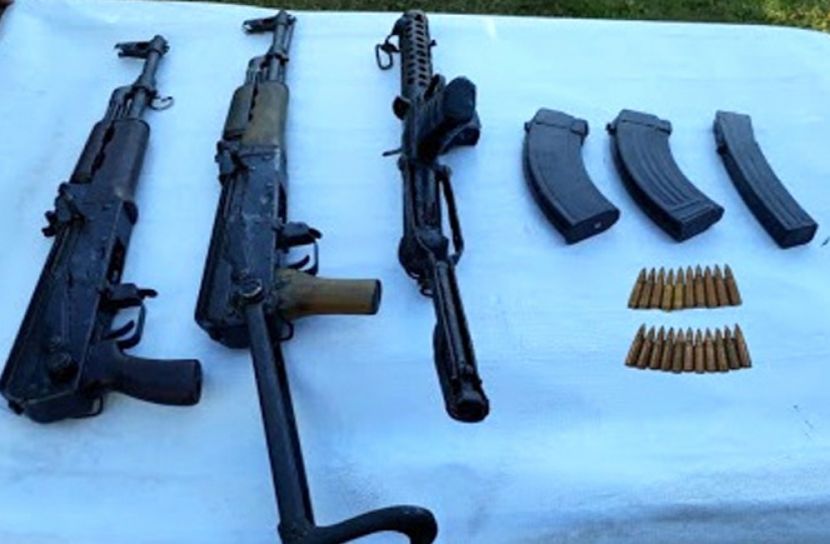 সেনা অভিযানে উপজাতীয় সন্ত্রাসীদের অস্ত্র উদ্ধার