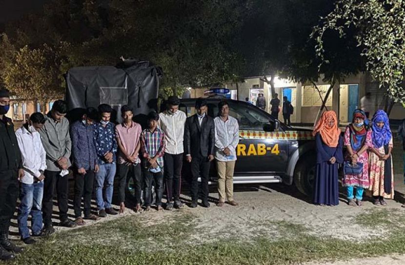 চাকরি দেওয়ার নামে প্রতারণা, আটক ১৪