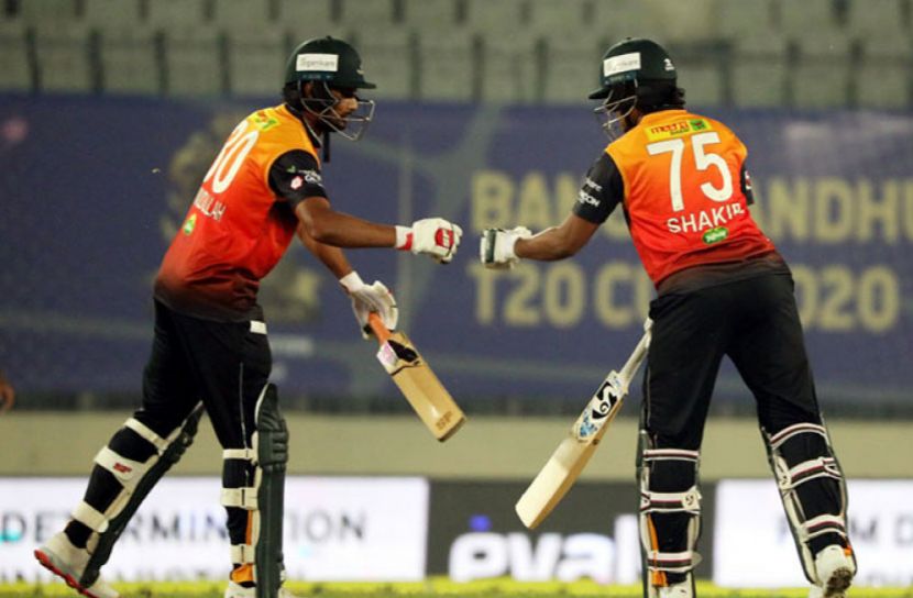 বোলিংয়ে উজ্জ্বল সাকিব, জয়ে ফিরলো জেমকন খুলনা