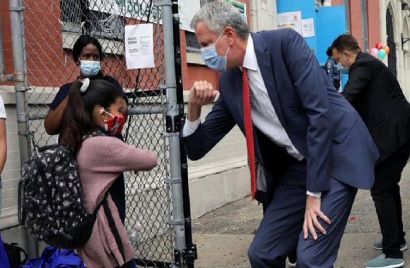 নিউইয়র্কে করোনার মধ্যেই  খুলছে স্কুল