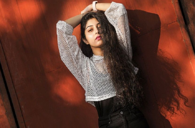 শ্রোতাদের কাছে আসছেন পড়শী