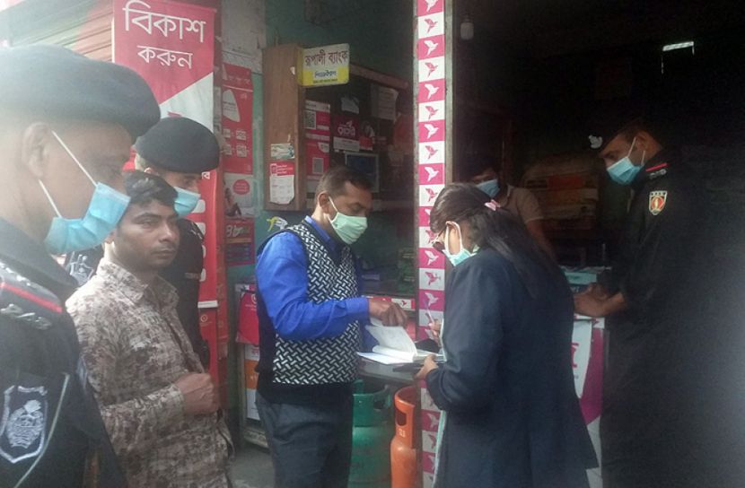 ঝালকাঠিতে মাক্স না পরলেই জরিমানা