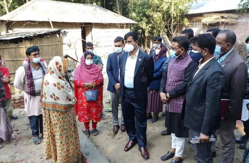 নলডাঙ্গায় আশ্রায়ন প্রকল্পের কাজ পরিদর্শন করলেন ডিসি