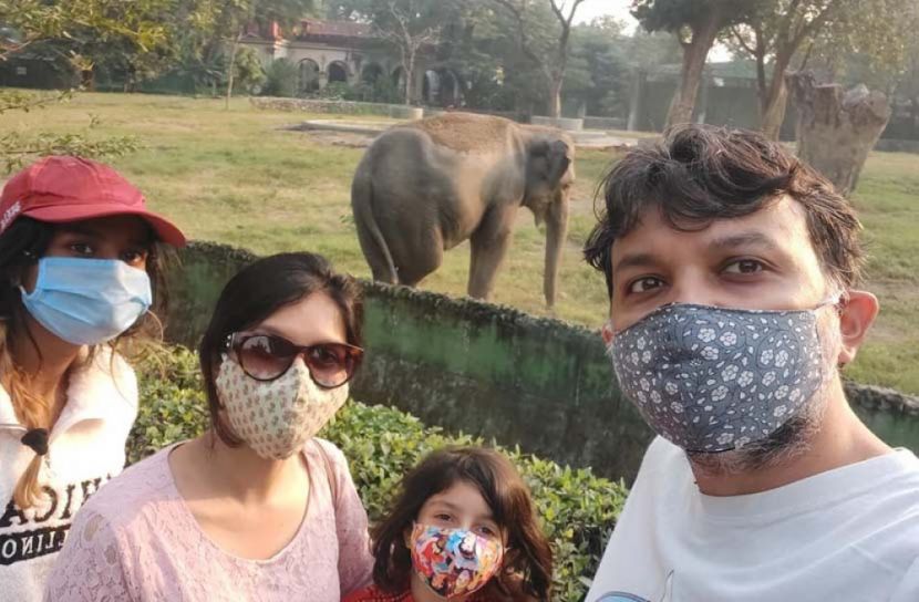 চিড়িয়াখানায় সৃজিতের সঙ্গে মিথিলার মেয়ে আইরা