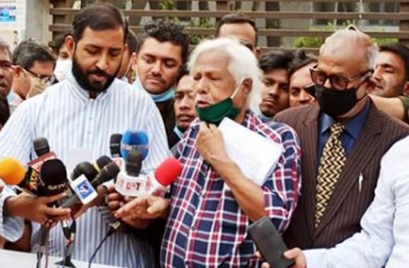 ভ্যাকসিন নিয়ে তাড়াহুড়ায় লাভের চেয়ে ক্ষতি বেশি