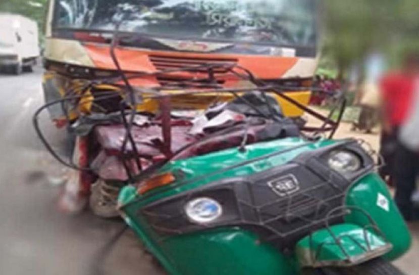 মানিকগঞ্জে বাস-সিএনজি সংঘর্ষে একই পরিবারের ৬ জনসহ নিহত ৭