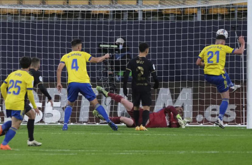 নবাগত কাদিজের কাছে হেরেছে বার্সেলোনা