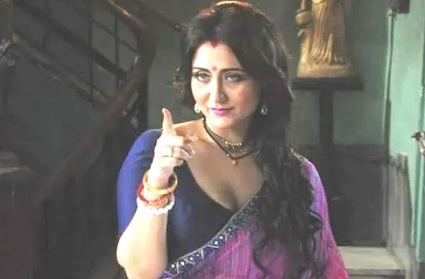 প্রেমের অনুভূতি নিয়ে যা জানালেন স্বস্তিকা