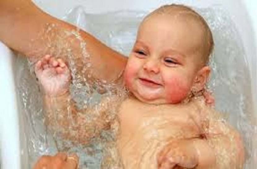 শিশুকে গোসলের সময় যেসব বিষয় খেয়াল রাখবেন 