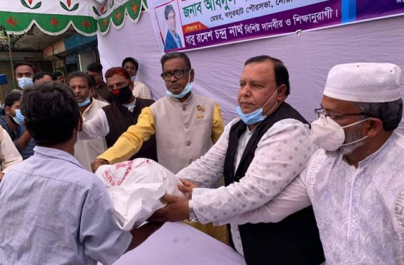 কোম্পানীগঞ্জ কর্মহীন মানুষের পাশে আমেরিকা প্রবাসী বাবু রমেশ চন্দ্র