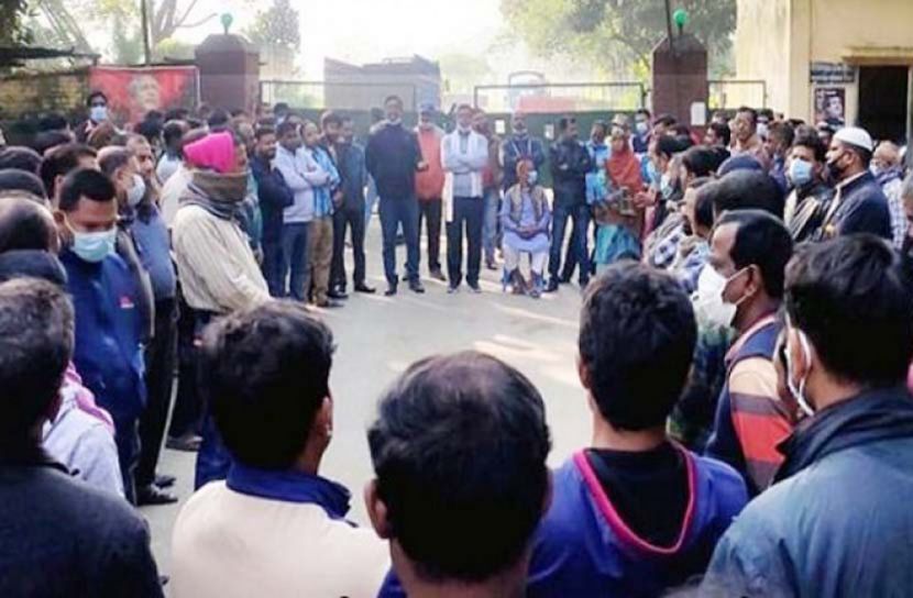 সুগার মিল বন্ধের প্রতিবাদে বিক্ষোভ অব্যাহত