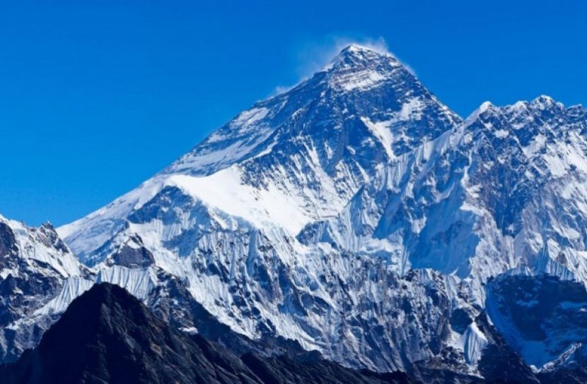 বাড়লো মাউন্ট এভারেস্টের উচ্চতা