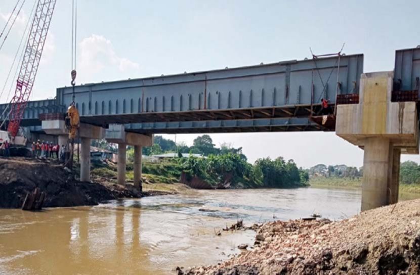 নাব্য সংকটে গোমতী : বন্ধ বাংলাদেশ-ভারত নৌ-বাণিজ্য