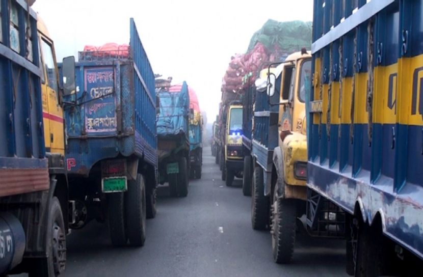 বঙ্গবন্ধু সেতু এলাকায় ৩০ কিলোমিটার যানজট
