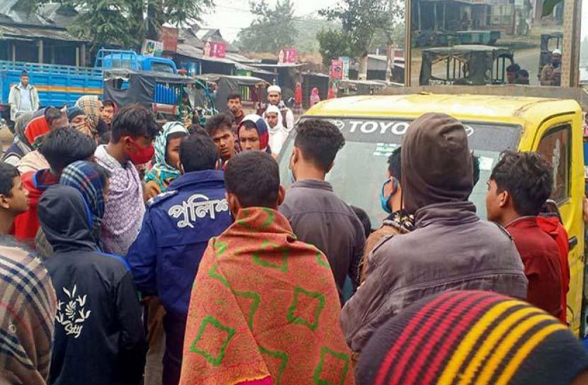 পিকআপ ভ্যান চাপায় এনজিও কর্মী নিহত 