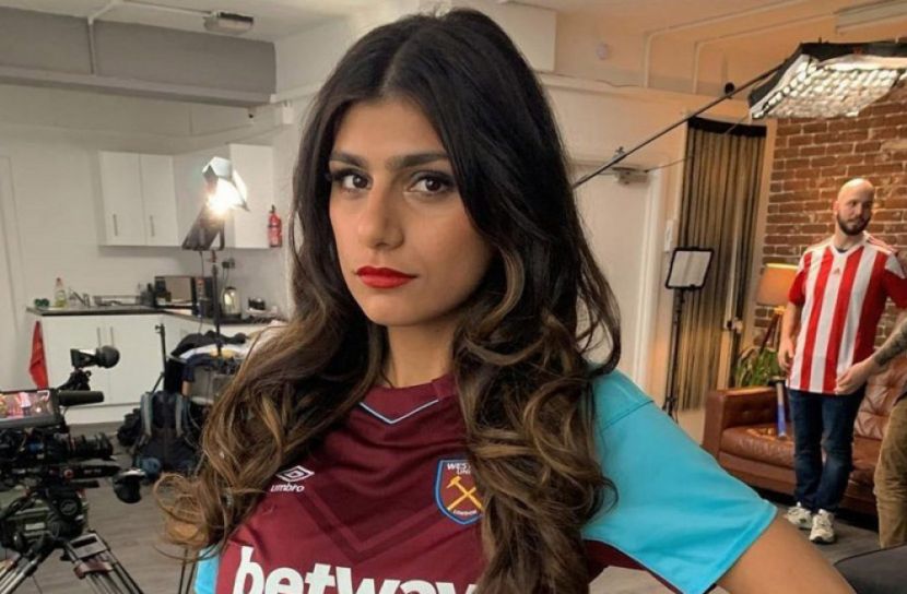 কেঁদে বুক ভাসাচ্ছেন মিয়া খলিফা