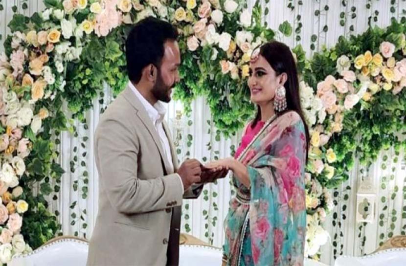 সাত পাকে বাঁধা পড়লেন অভিনেত্রী অপর্ণা ঘোষ