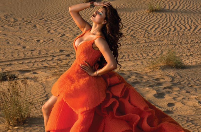 শীতে মরুভূমিতে উষ্ণতা ছড়াচ্ছে উর্বশী