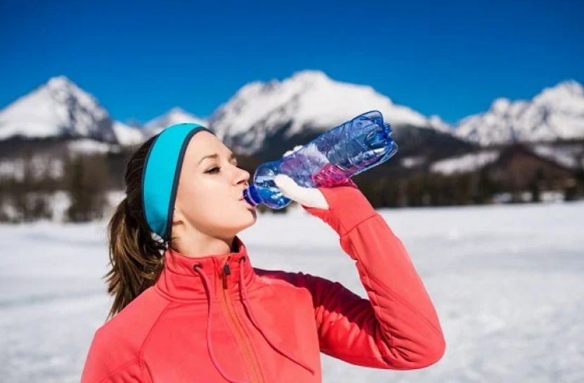 শীতে কতটুকু পানি পান করা নিরাপদ