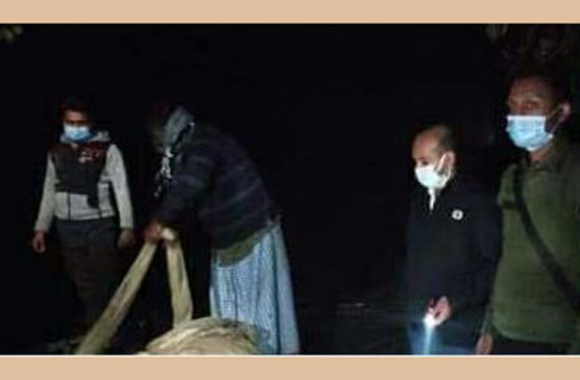 হালদা নদীতে গভীর রাতে ইউএনও’র  অভিযান