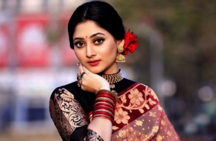  পূজা এবার ক্যাশের নায়িকা