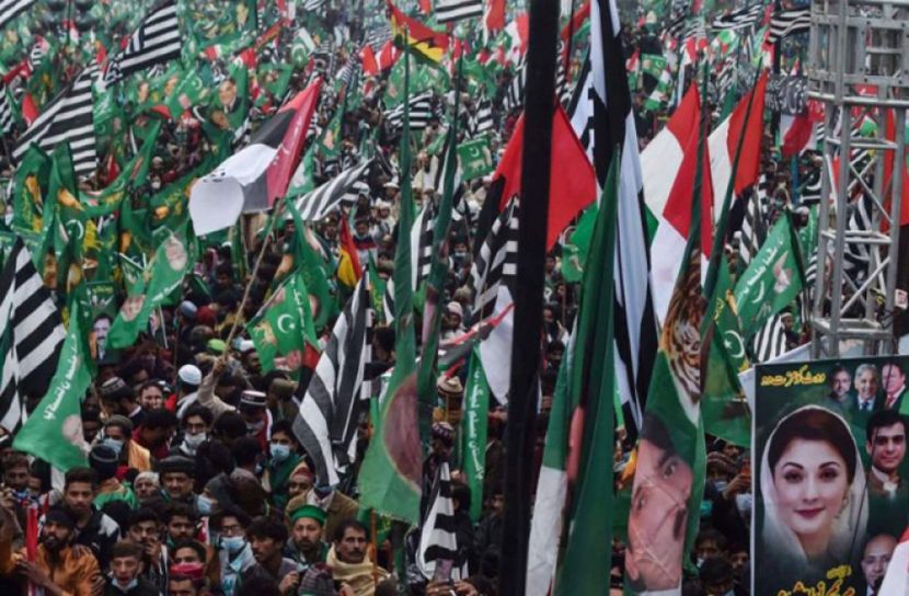 লাহোরে বিরোধী জোটের সমাবেশ থেকে ইমরান খানের পদত্যাগ দাবি