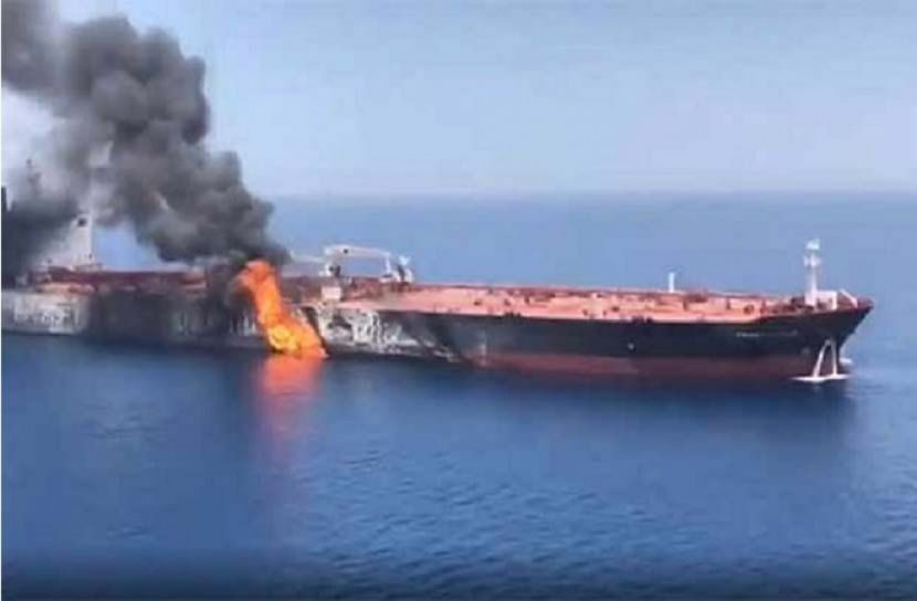 সৌদি আরবে তেল ট্যাংকারে হামলা