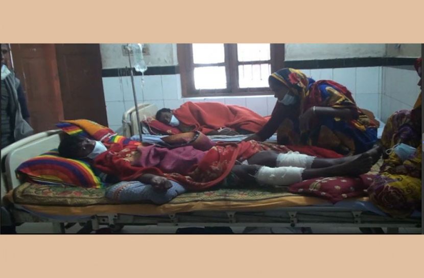 সাতক্ষীরায় আধিপত্য বিস্তারকে কেন্দ্র করে দুই গ্রুপের সংঘর্ষ