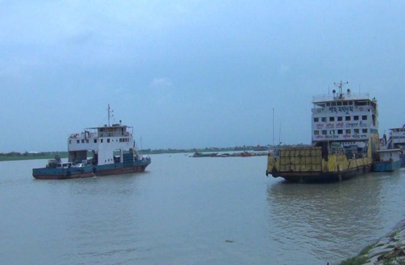 পাটুরিয়া-দৌলতদিয়া নৌরুটে ফেরি চলাচল স্বাভাবিক