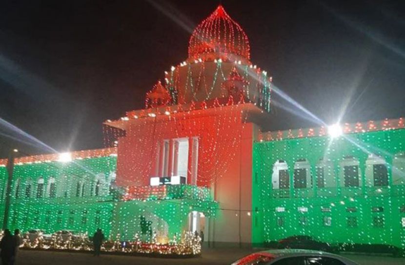 বিজয়ের সাজে বর্ণিল রাজধানী ঢাকা