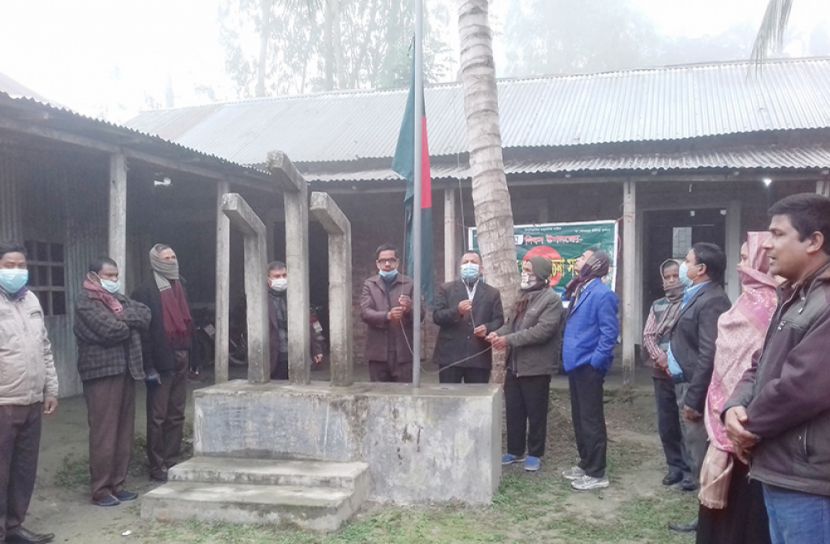 ফুলের শ্রদ্ধা শহীদ বীর সেনাদের