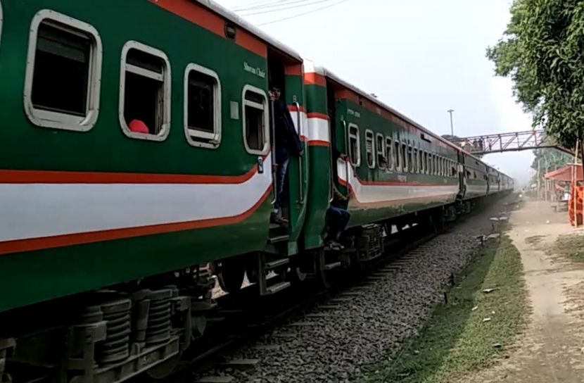 উত্তর-পশ্চিমাঞ্চলের সঙ্গে  ট্রেন চালাচল স্বাভাবিক