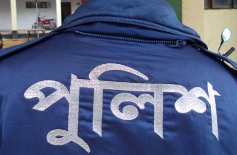 মাদক ব্যবসায়ীর গুলিতে পুলিশ সদস্য আহত