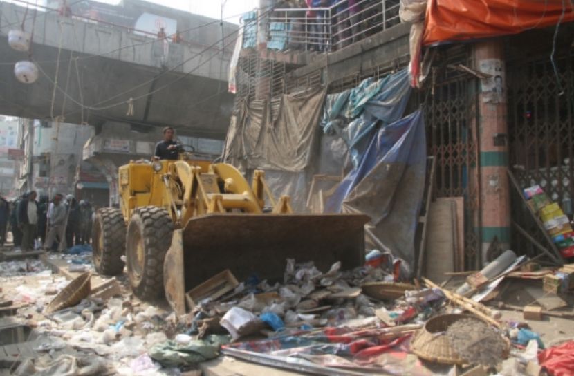 উচ্ছেদ অভিযান চলছে গুলিস্তানের সুন্দরবন মার্কেটে