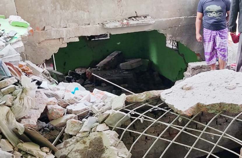 ফতুল্লায় সেপটিক ট্যাংক বিস্ফোরণে শিশুসহ নিহত ২