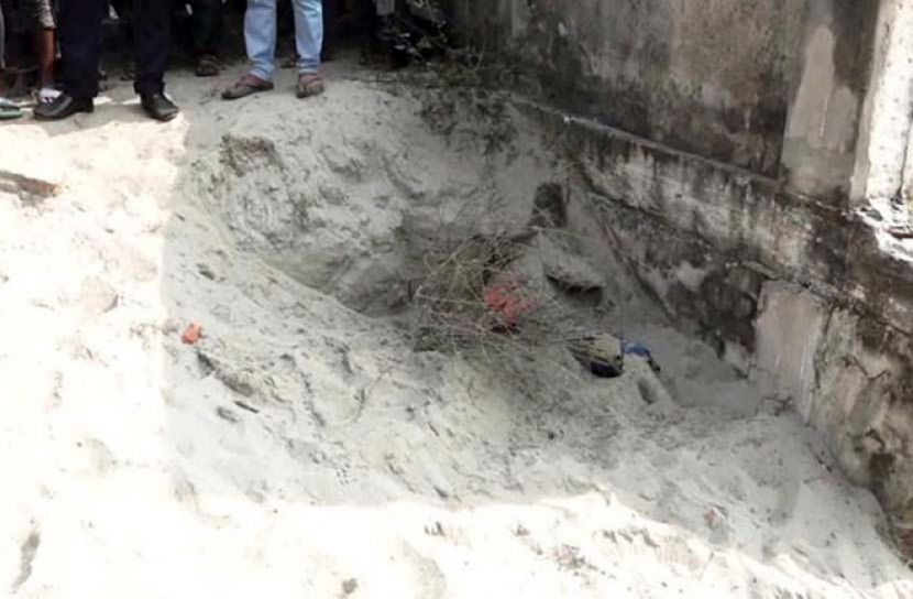 বালুচাপা দেয়া কিশোরের মরদেহ উদ্ধার
