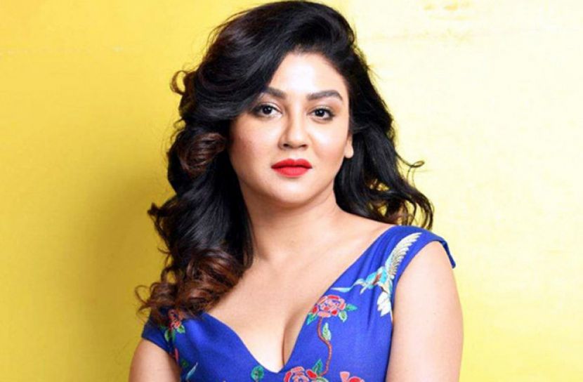 ঢাকা আমার শেকড় আর কলকাতায় আমি ডালপালা মেলেছি