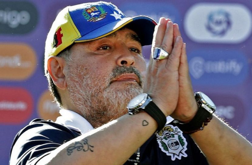 ম্যারাডোনার সন্তানের দাবি নিয়ে আদালতে আর্জেন্টাইন তরুণী