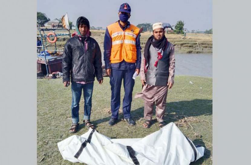 মেঘনায় ট্রলারডুবি: আরও ২ লাশ উদ্ধার