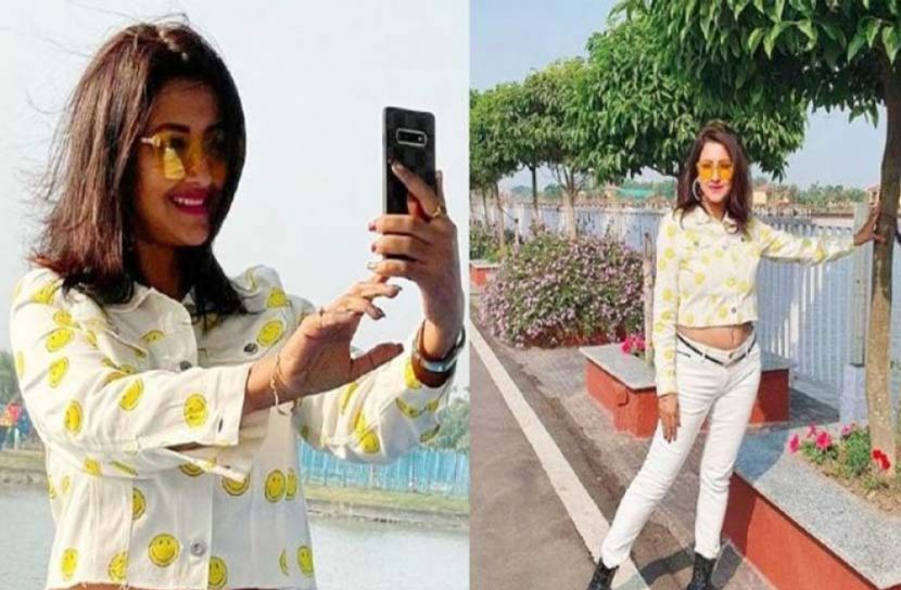 স্টিমারে ঝড় তুললেন রচনা