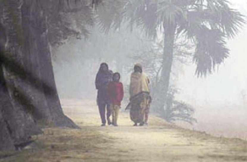 পঞ্চগড়ে তীব্র শীতে বিপাকে নিম্ন আয়ের মানুষ