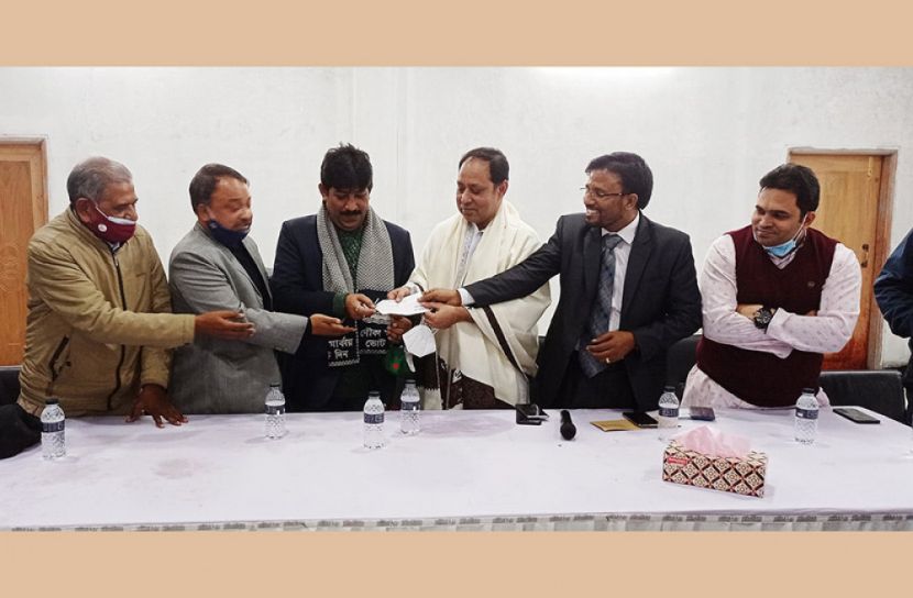 ফরিদপুর প্রেসক্লাবে পাঁচ লাখ টাকার অনুদান