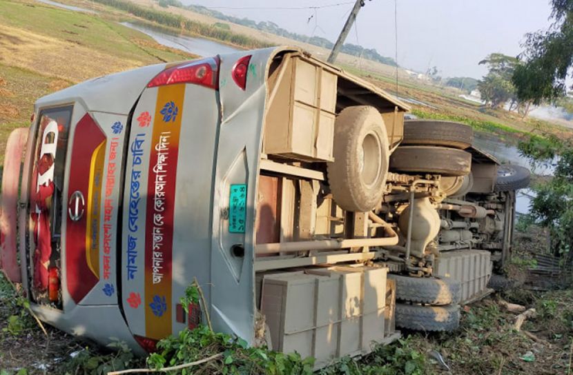 গোপালগঞ্জে বাসচাপায় নিহত ১