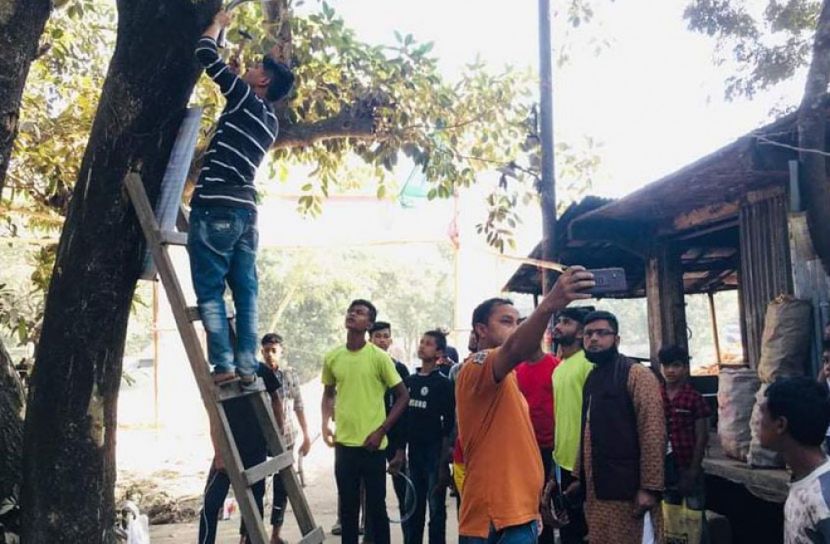 হাটহাজারীতে ভেলোয়ারপাড়ার রাস্তায় লাইট স্থাপন সম্পন্ন