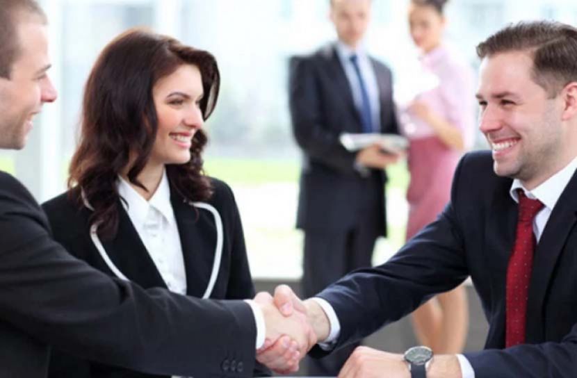 অফিসে সহকর্মীদের সুন্দর ভাবমূর্তি 