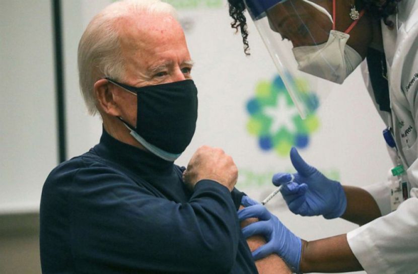 করোনার ভ্যাকসিন নিলেন বাইডেন