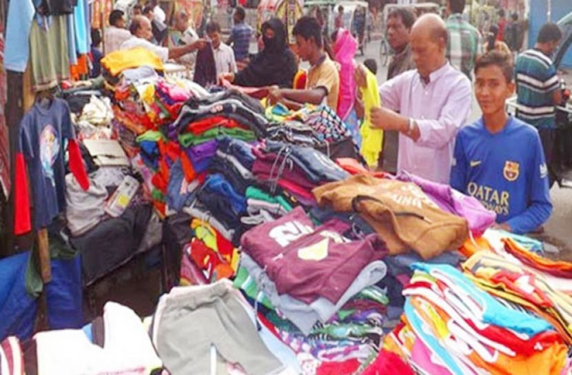কুমিল্লায় শীত বস্ত্রের বাজার সরগরম