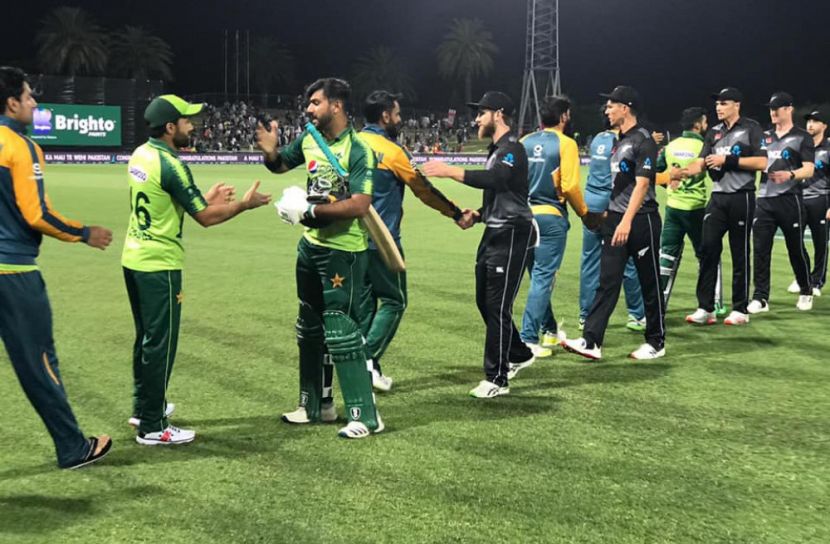 শ্বাসরুদ্ধ জয়ে লজ্জা এড়ালো পাকিস্তান